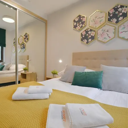 Sunset - Kwartal Rozy Wiatrow - Garaz - Przy Parku Zdrojowym * Świnoujście (Swinemünde)